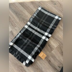 Just Cozy Blanket Scarf - Black and White Plaid, NWT